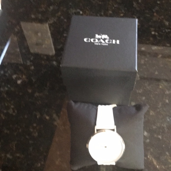 Authentic New Coach watch - Picture 4 of 5